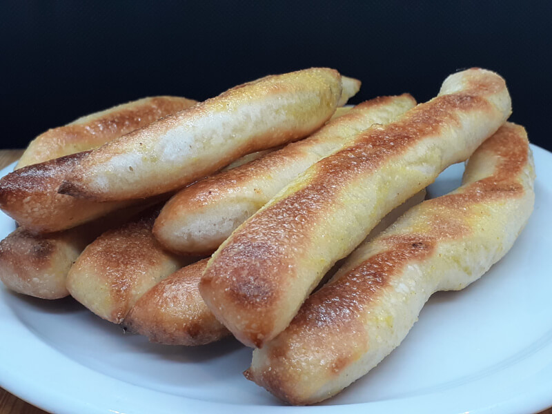 Twisty Bread with Garlic Sauce