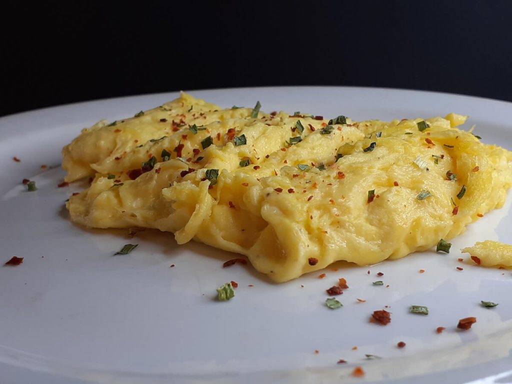 Moist and Firm Scrambled Eggs