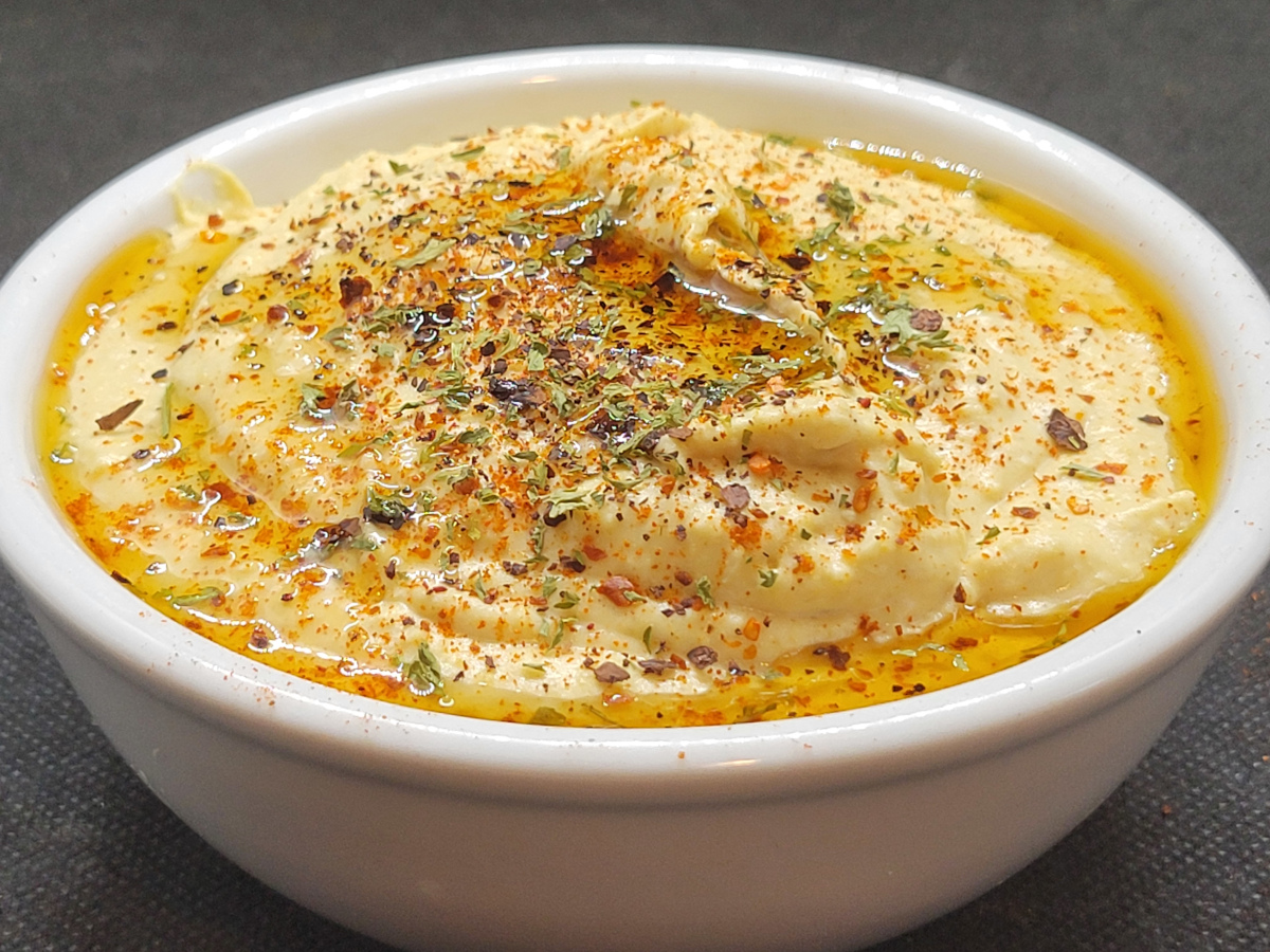 JAHZKITCHEN Hummus with Paprika, Aleppo, Sumac, Parsley and Sesame Oil