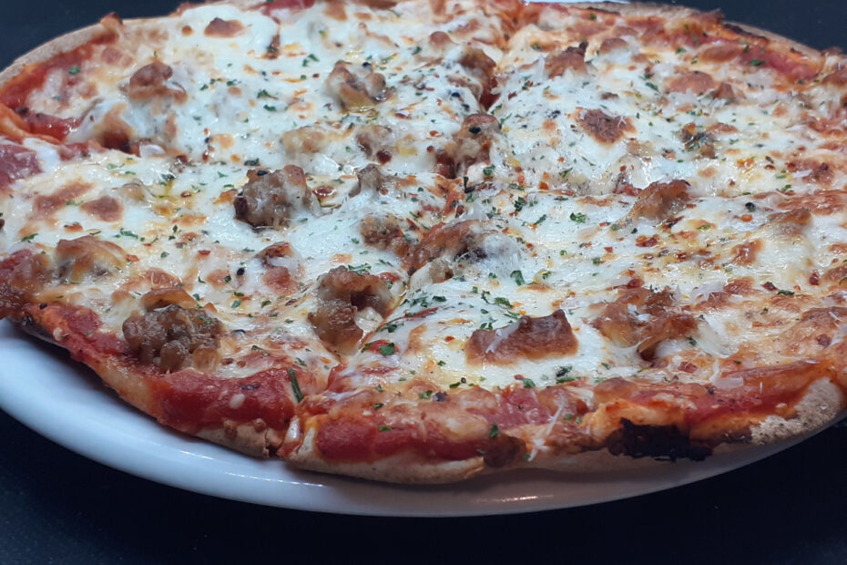 JAHZKITCHEN Pita Pizza Ground Beef, Italian Sausage and Bacon