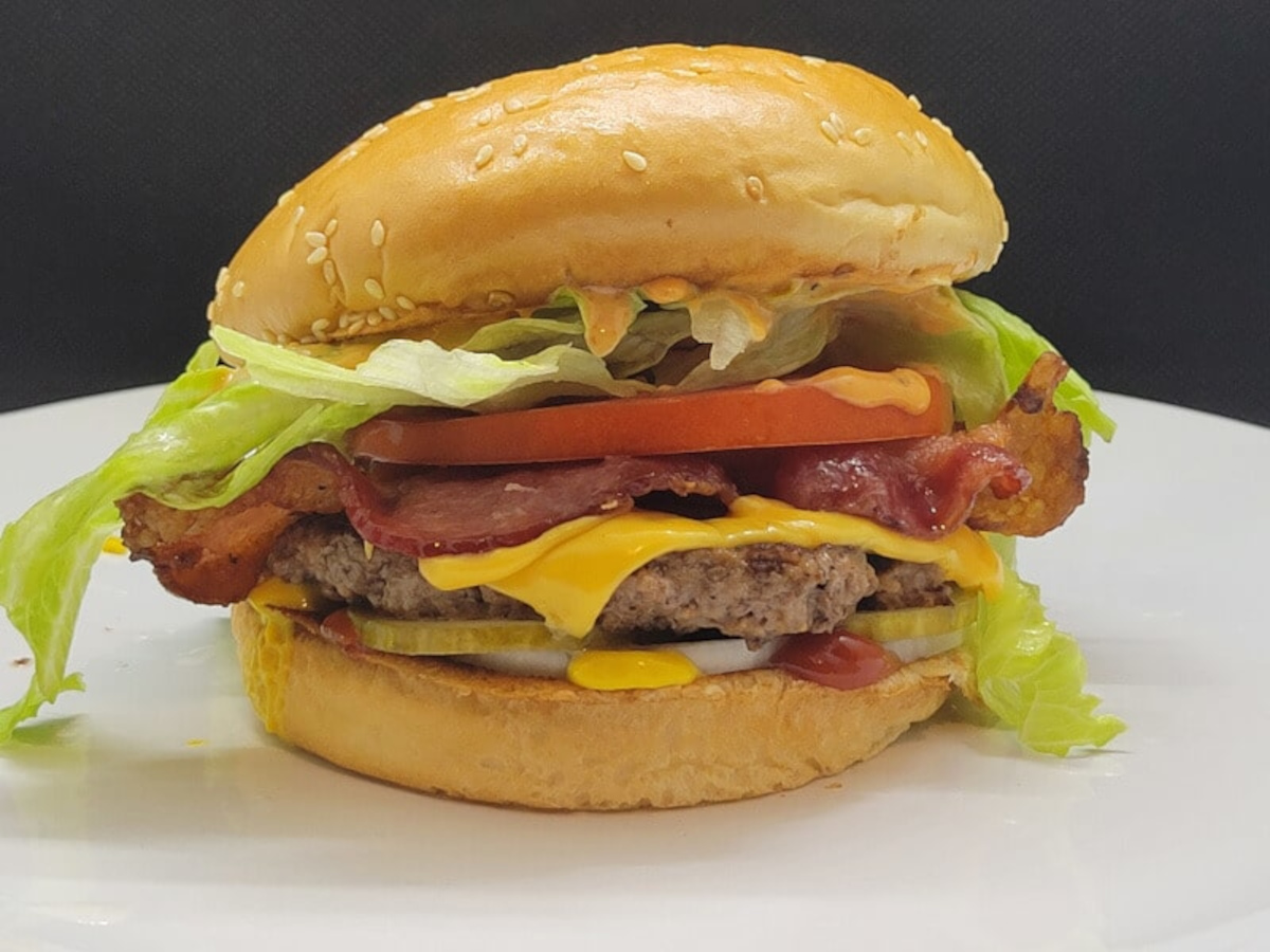 JAHZKITCHEN Homemade Teen Burger