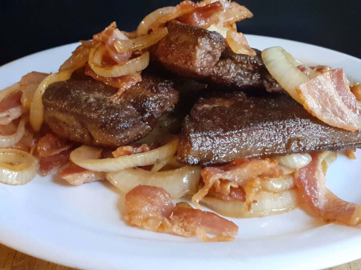JAHZKITCHEN Liver with Onion and Bacon