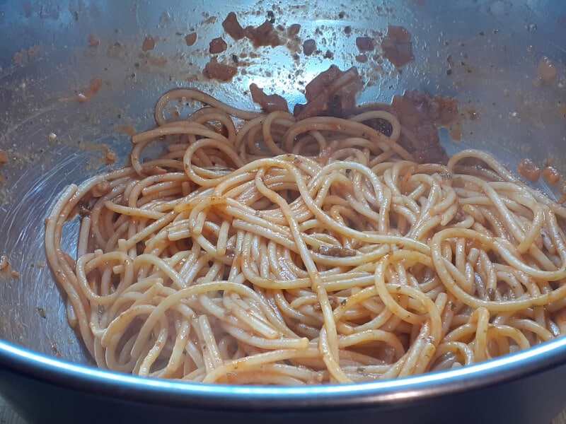 Pasta tossed with Lebanese Pasta Sauce