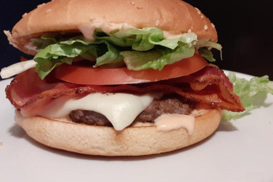 JAHZKITCHEN Mozza Burger