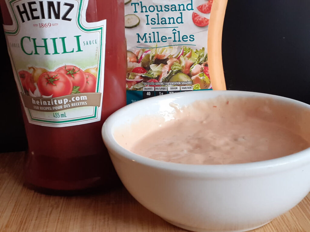 Mozza Sauce with Chili Sauce and Dressing