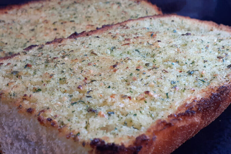 JAHZKITCHEN Oven Baked Garlic Bread