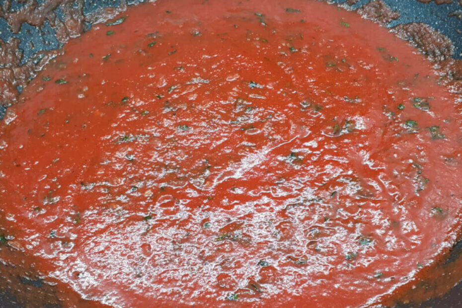 JAHZKITCHEN Basil Tomato Sauce