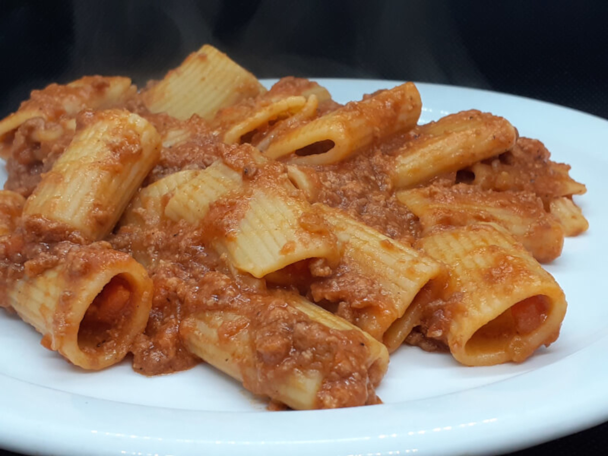 JAHZKITCHEN Rigatoni Bolognese