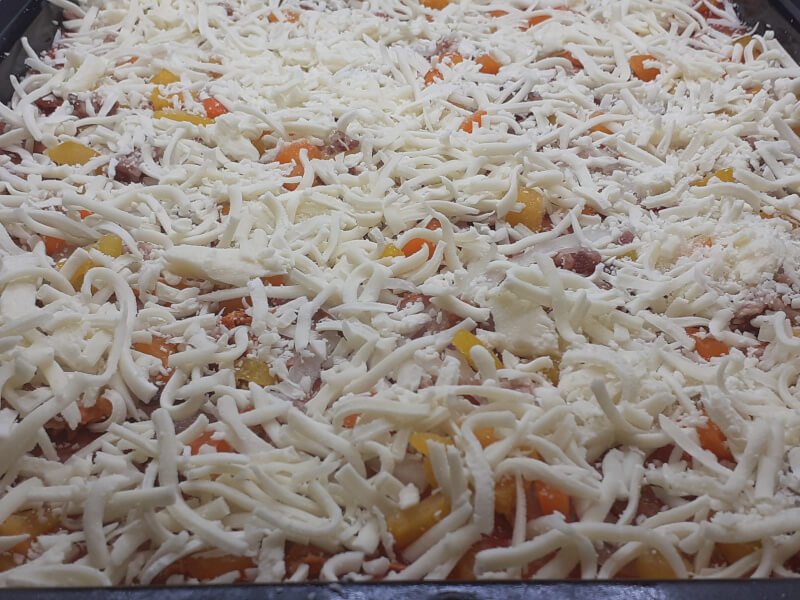 Party Pizza Cheese on top