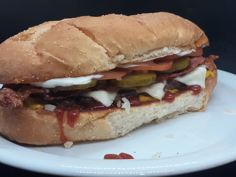 Long Mozza Bacon Cheeseburger